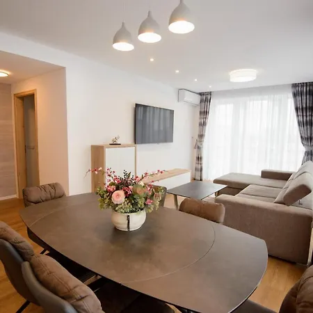 Penthouse Eliza - Coressi Apartment